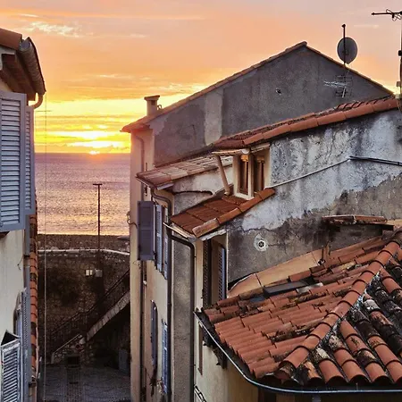 Lumineux Vue Calme Au Coeur Du Viel Clim Neuve * Antibes