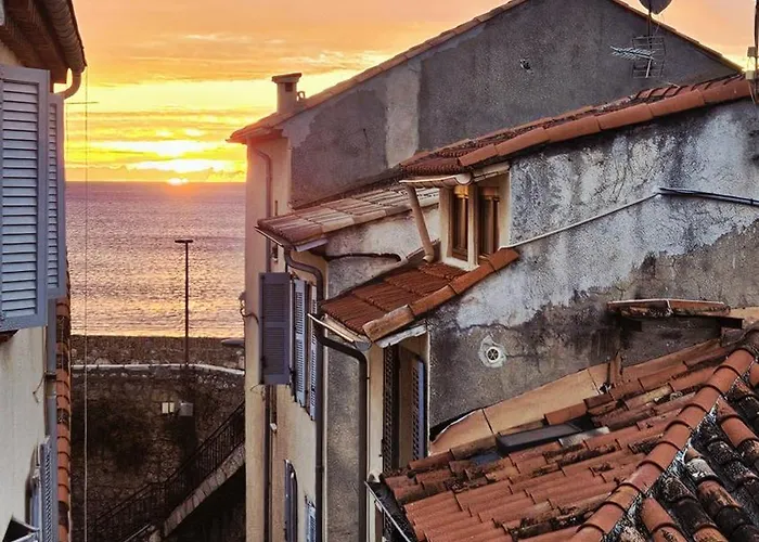 Lumineux Vue Calme Au Coeur Du Viel Clim Neuve * Antibes